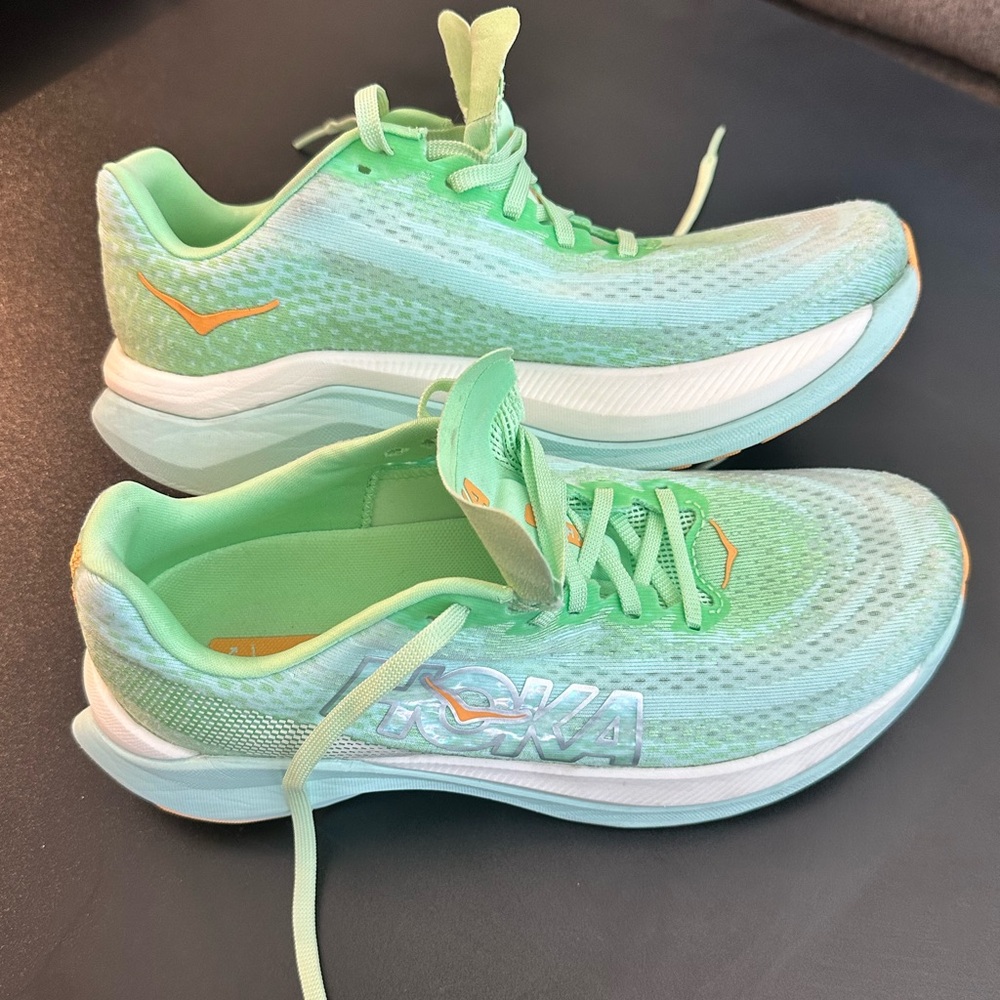 Women’s Hoka Mach X size 8